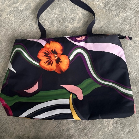 adidas Floral Burst Tote: Vintage 2015: Pre Owned - Picture 10 of 15